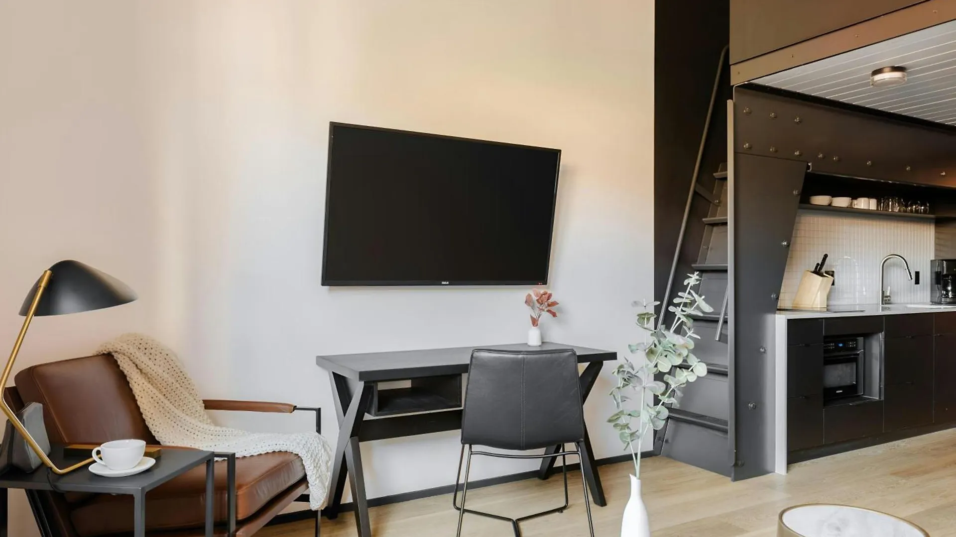 Hotel Sonder By Marriott Bonvoy Railspur Apartments Pioneer Square Seattle